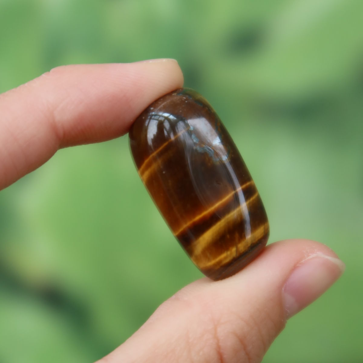 Tigerauge Handschmeichler 30mm - Selbstbewusstsein und Konzentration - Unikat Nr. 13, glänzend und mit charakteristischen Streifen