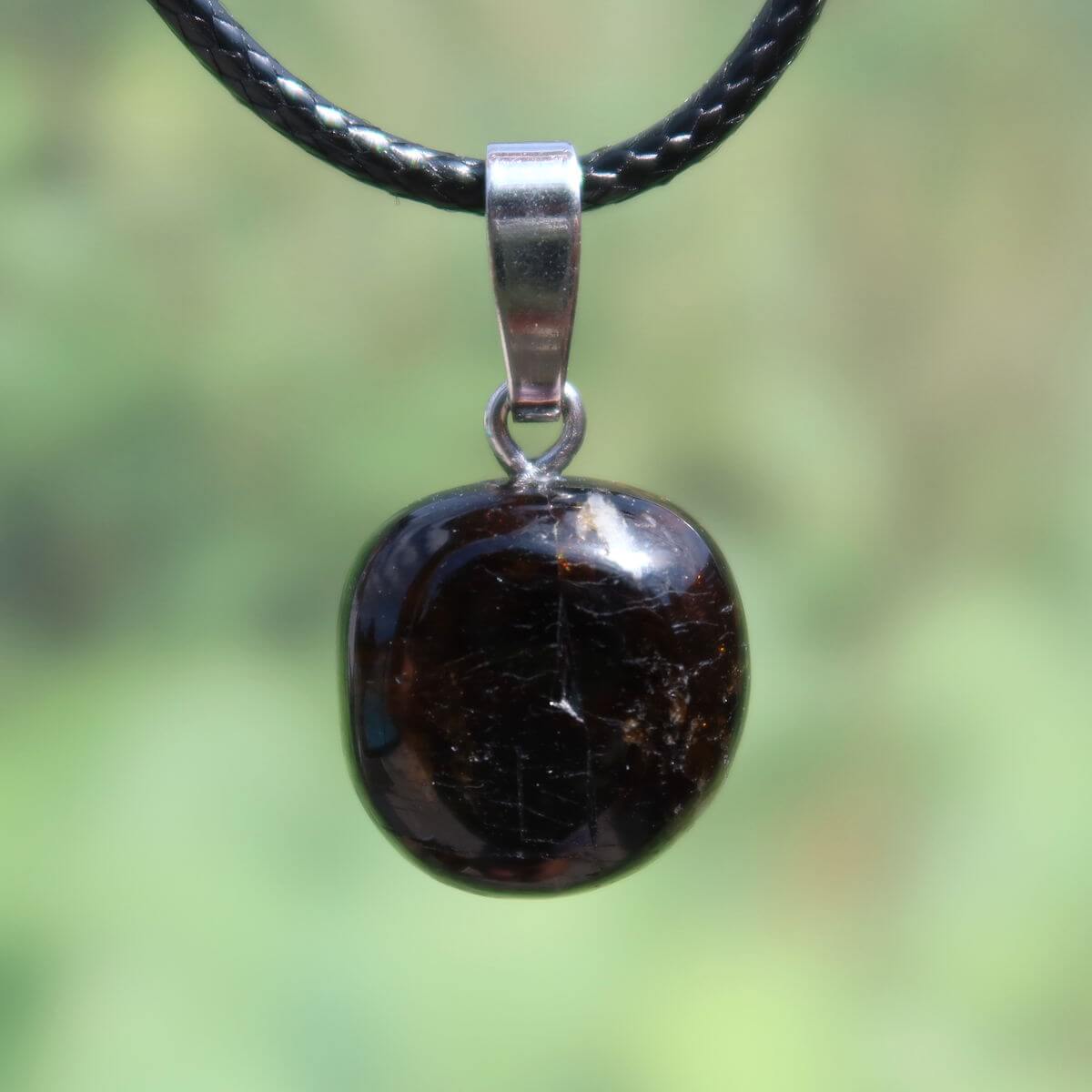 Turmalin Dravit Anhänger mit Silberschlaufe, 17mm, brauner Edelstein für Selbstsicherheit und Entspannung, Unikat Nr. 5