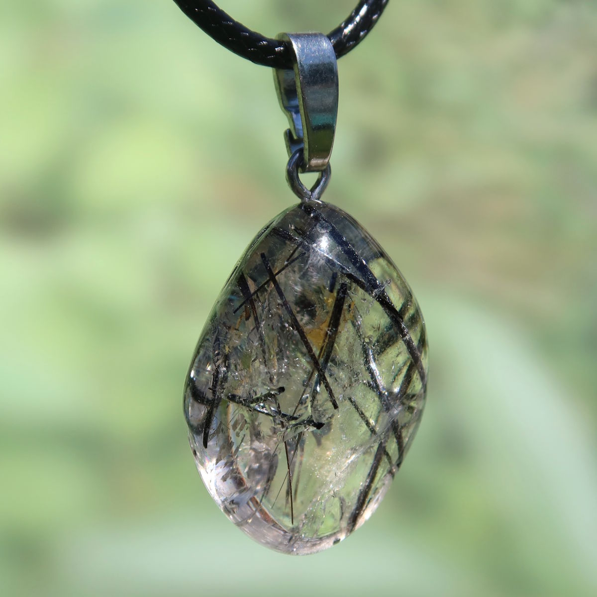 Turmalinquarz Anhänger UNIKAT Nr. 2 in 1A Qualität, natürlicher Schutz und Gelassenheit, Bergkristall und schwarzer Turmalin Mix