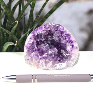 Uruguay Amethyst Mini Geode - 7x9x7cm - Harmonie und Entspannung – extra dunkler Qualität - NR 17, intensiv dunkel violett Geode.