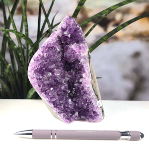 Uruguay Amethyst Mini Geode - 15x10x8cm - Harmonie und Entspannung – extra dunkler Qualität - NR 26, hochwertige tiefviolette Kristalle