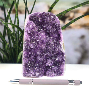 Uruguay Amethyst Mini Geode - 15x11x7cm - Harmonie und Entspannung – extra dunkler Qualität - NR 33 with deep purple crystals.