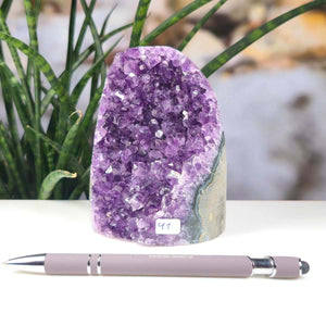 Uruguay Amethyst Mini Geode - 11x9x7cm - Harmonie und Entspannung – extra dunkler Qualität - NR 41 neben Stift