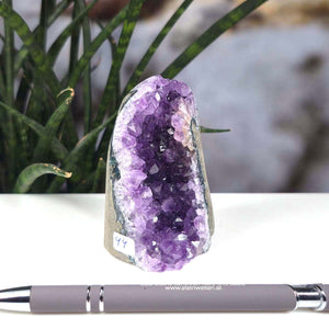 Uruguay Amethyst Mini Geode - 8x6x6cm - Harmonie und Entspannung – extra dunkler Qualität - NR 44, lila Druse mit intensivem Farbton