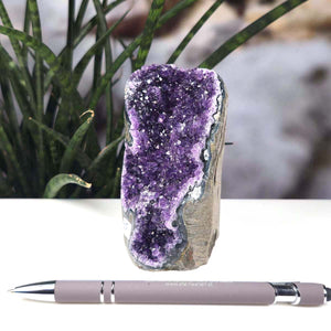 Uruguay Amethyst Mini Geode - 10x8x6cm - Harmonie und Entspannung – extra dunkler Qualität - NR 45, displaying deep purple crystals