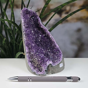 Uruguay Amethyst Mini Geode - 15x10x11cm - Harmonie und Entspannung – extra dunkler Qualität - NR 59, mit intensivem lila Farbton.