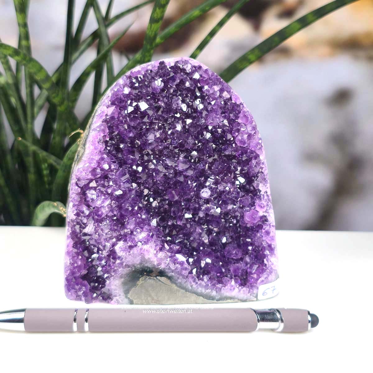 Uruguay Amethyst Mini Geode - 11x10x7cm - Harmonie und Entspannung – extra dunkler Qualität - NR 67, violette Kristalle