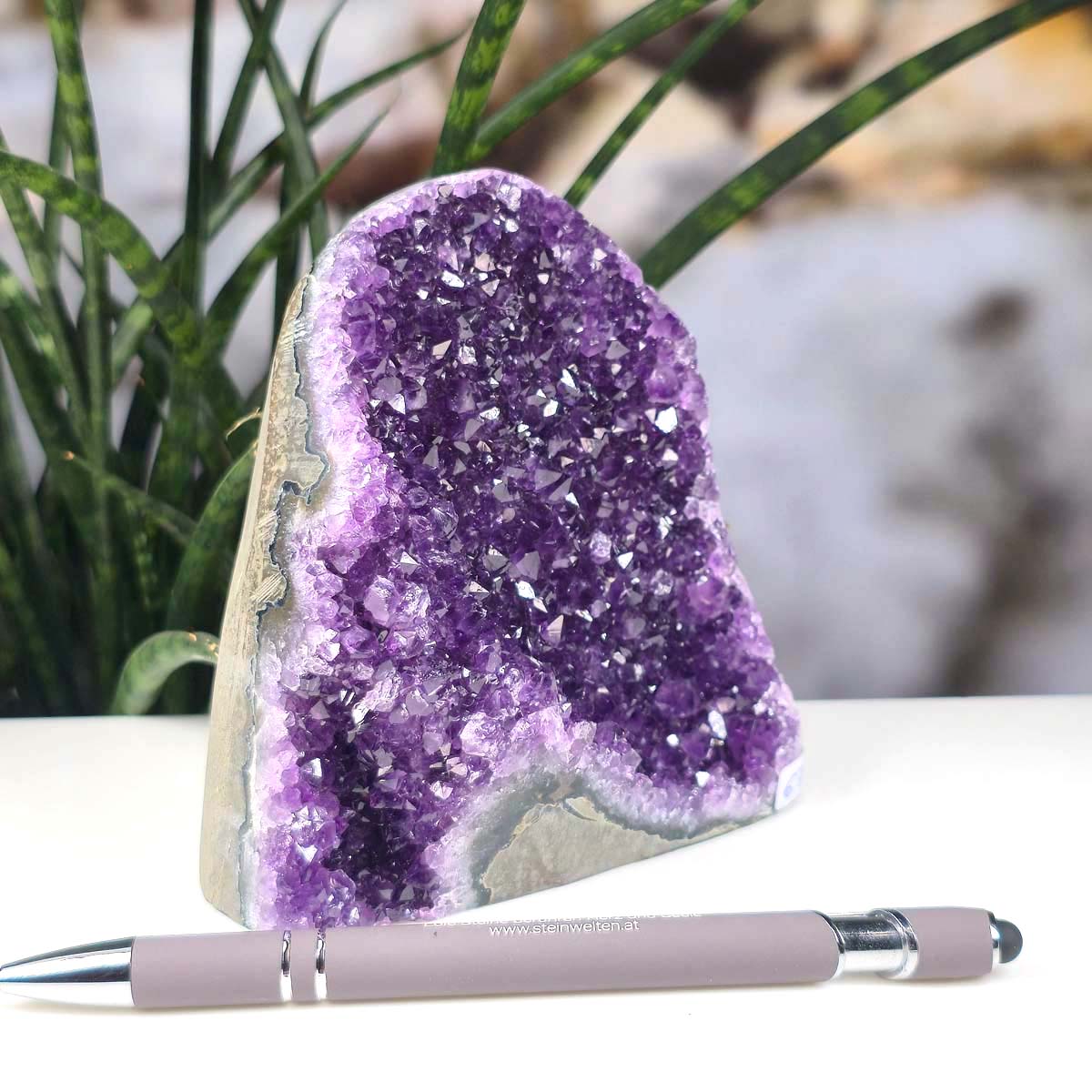 Uruguay Amethyst Mini Geode - 11x10x7cm - Harmonie und Entspannung – extra dunkler Qualität - NR 67, violette Kristalle