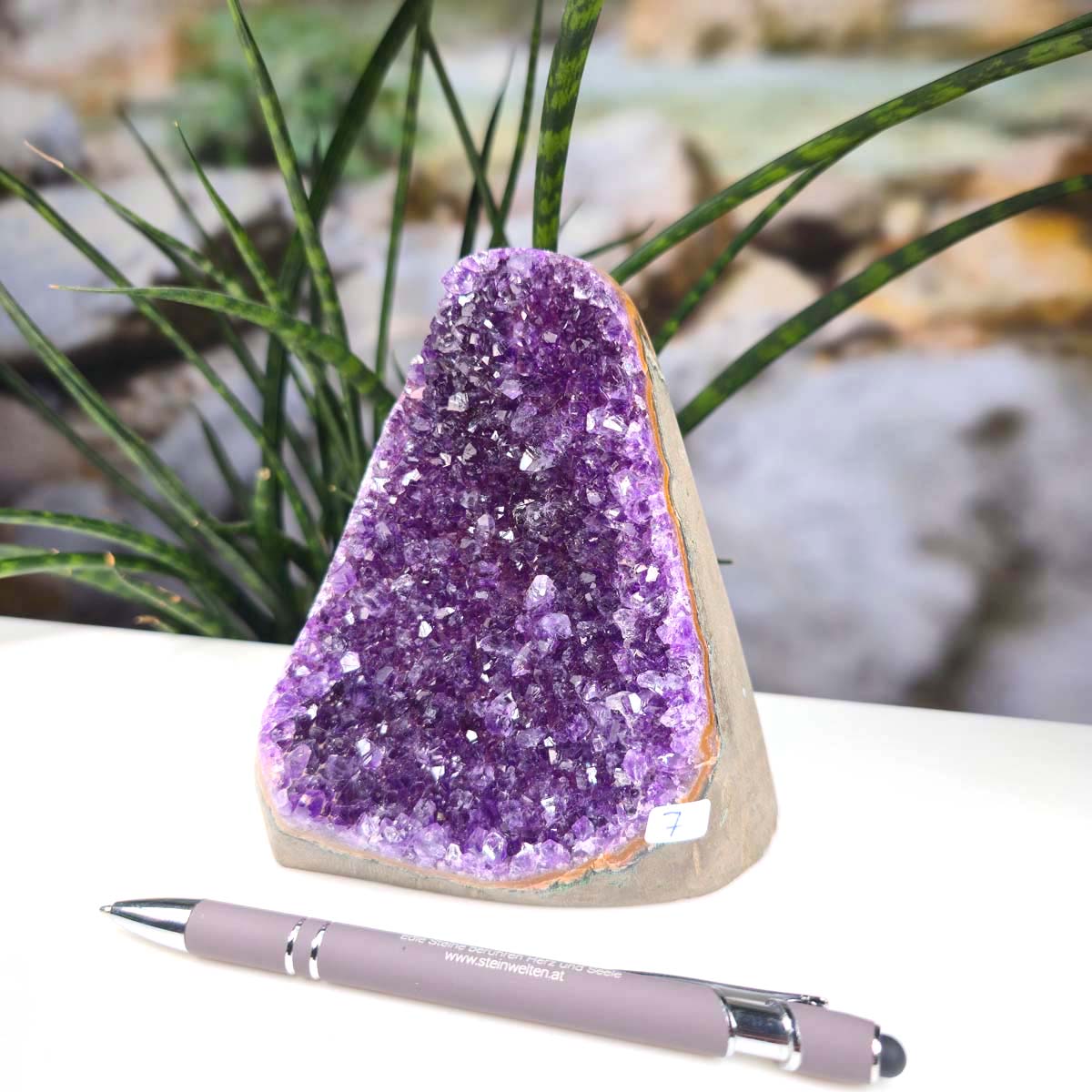 Uruguay Amethyst Mini Geode - 13x10x10cm - Harmonie und Entspannung – extra dunkler Qualität - NR 7 with pen
