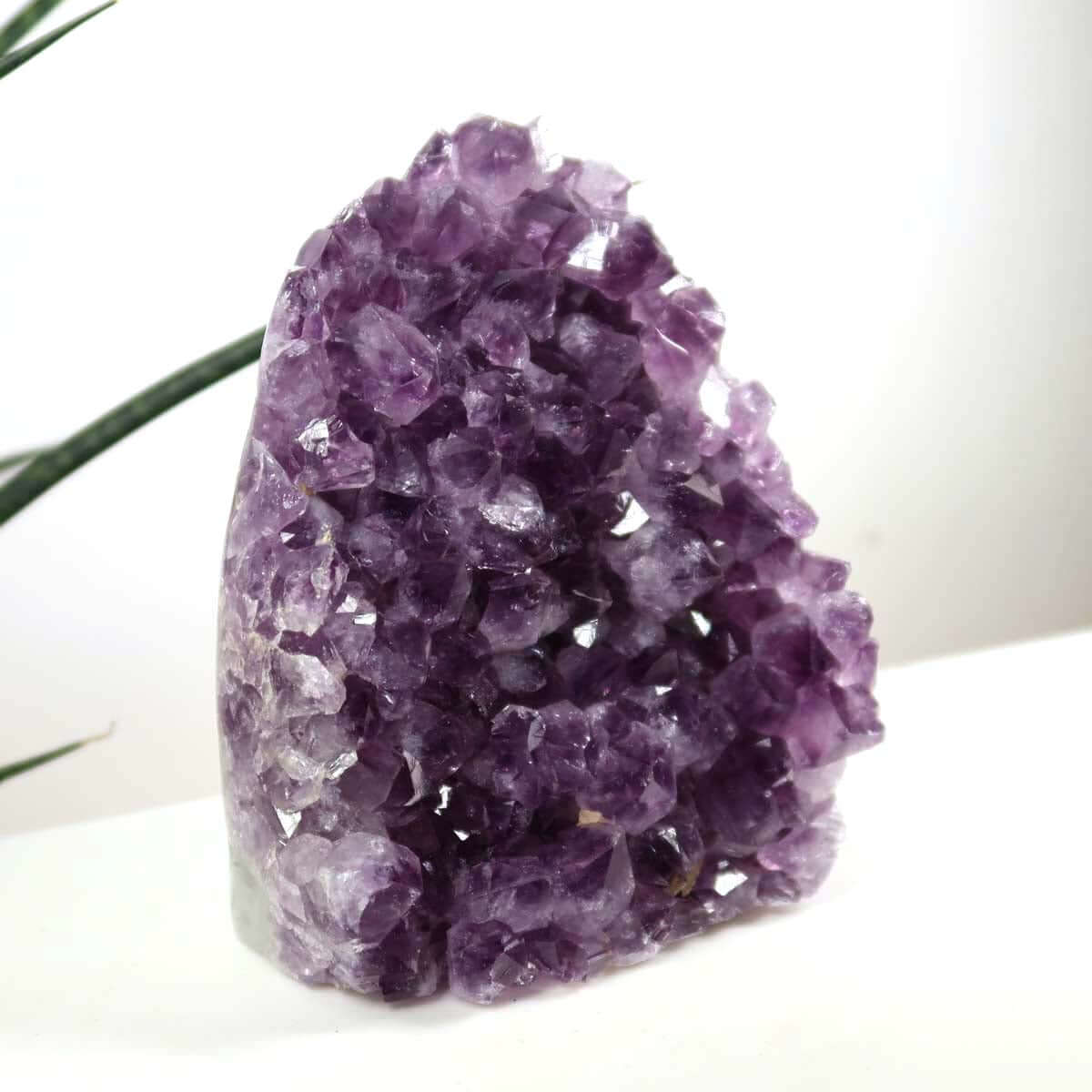 Uruguay Amethyst Mini Geode, 10x13cm, extra dark, high-quality crystals for harmony and relaxation. NR 16.