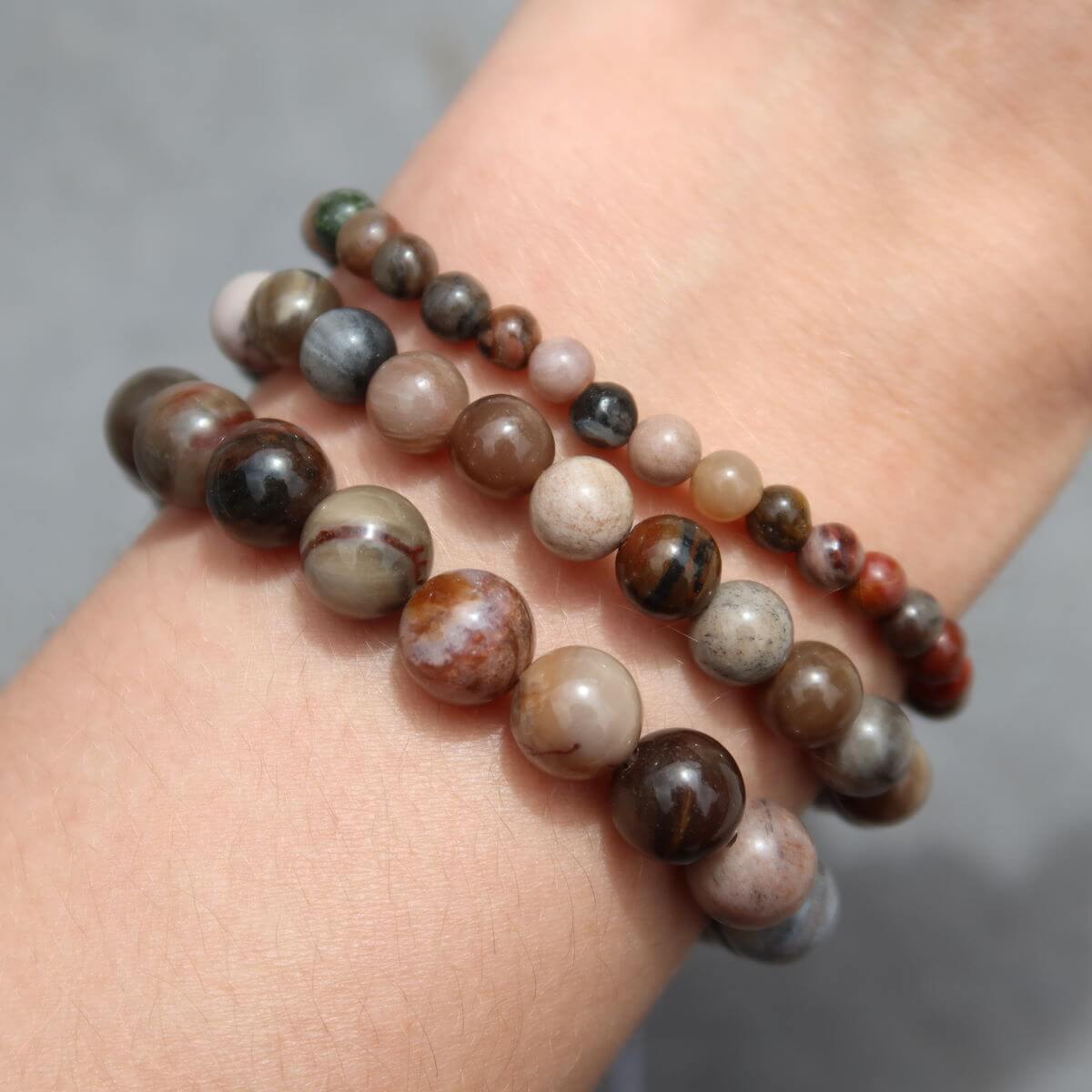 Versteinertes Holz Kugelarmband