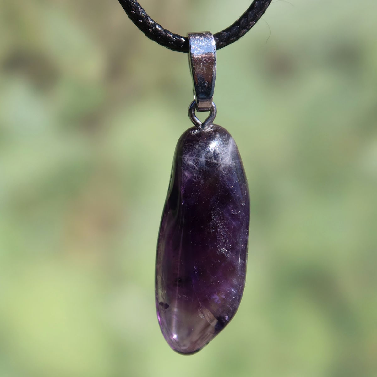 Amethyst Anhänger - Schutz und Spiritualität - UNIKAT Nr. 2, einzigartiger Schmuck mit lila Amethyst, edel und stilvoll.