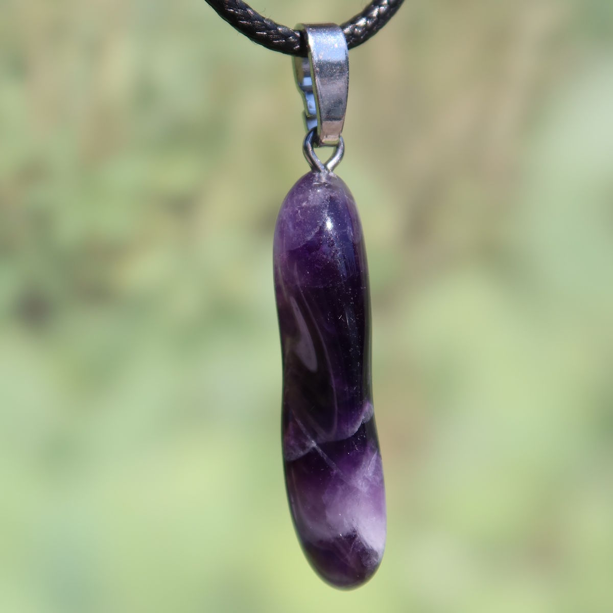 Amethyst Anhänger - Schutz und Spiritualität - UNIKAT Nr. 26 in lila, einzigartig mit Silberöse.