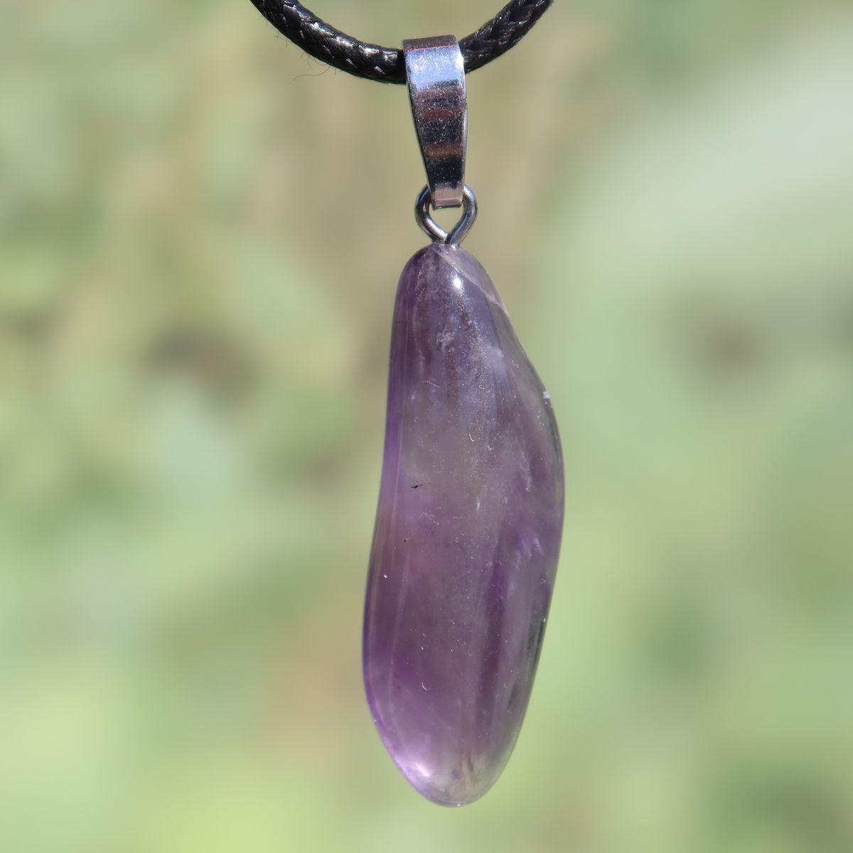 Amethyst Anhänger - Schutz und Spiritualität - UNIKAT Nr. 21, handgefertigt mit einzigartiger Farbe und Ausstrahlung.