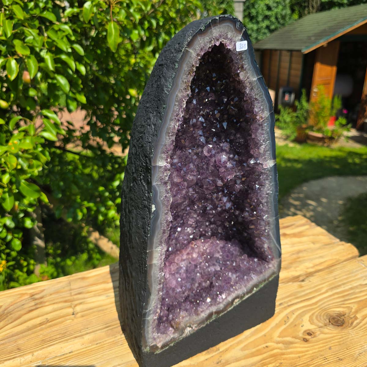 Amethyst Druse – Geode - 42x23x21cm und 17,2kg – Steinwelten OG - Nr. 351 in garden setting, unique interior decor