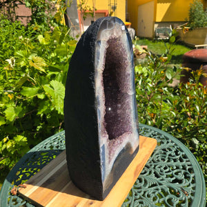 Amethyst Druse – Geode – Harmonie a Relaxatioun - 40x22x16cm - Nr. 242