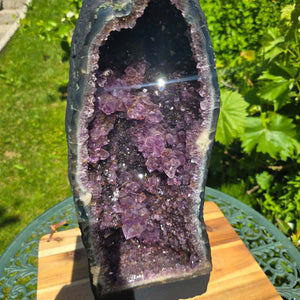 Amethyst Druse – Geode – Harmonie a Relaxatioun - 46x17x13cm - Nr. 228
