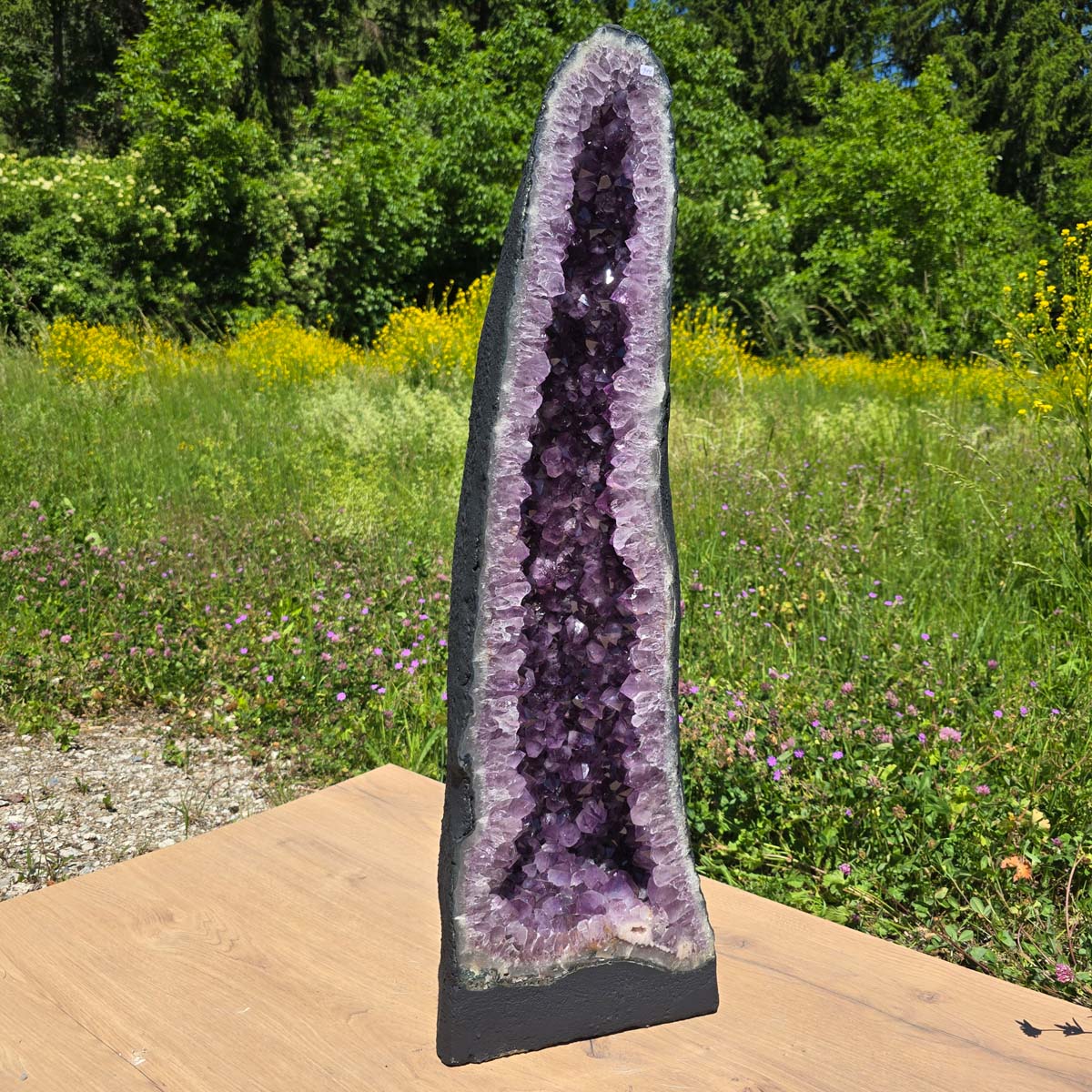 Amethyst Druse – Geode – Harmonie a Relaxatioun - 98x32x25cm - Nr. 144