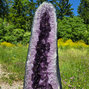 Amethyst Druse – Geode – Harmonie a Relaxatioun - 98x32x25cm - Nr. 144