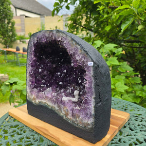 Ametisto drūza – geoda – harmonija ir atsipalaidavimas - 32x29x20cm - Nr. 391