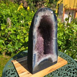 Amethyst Druse – Geode – Harmonie a Relaxatioun - 40x22x16cm - Nr. 242