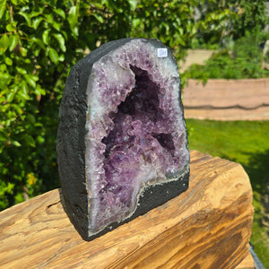 Amethyst Druse – Geode - 19x15x11cm und 8,2kg – Steinwelten OG - Nr. 301, unique gemstone decor for stylish interiors.