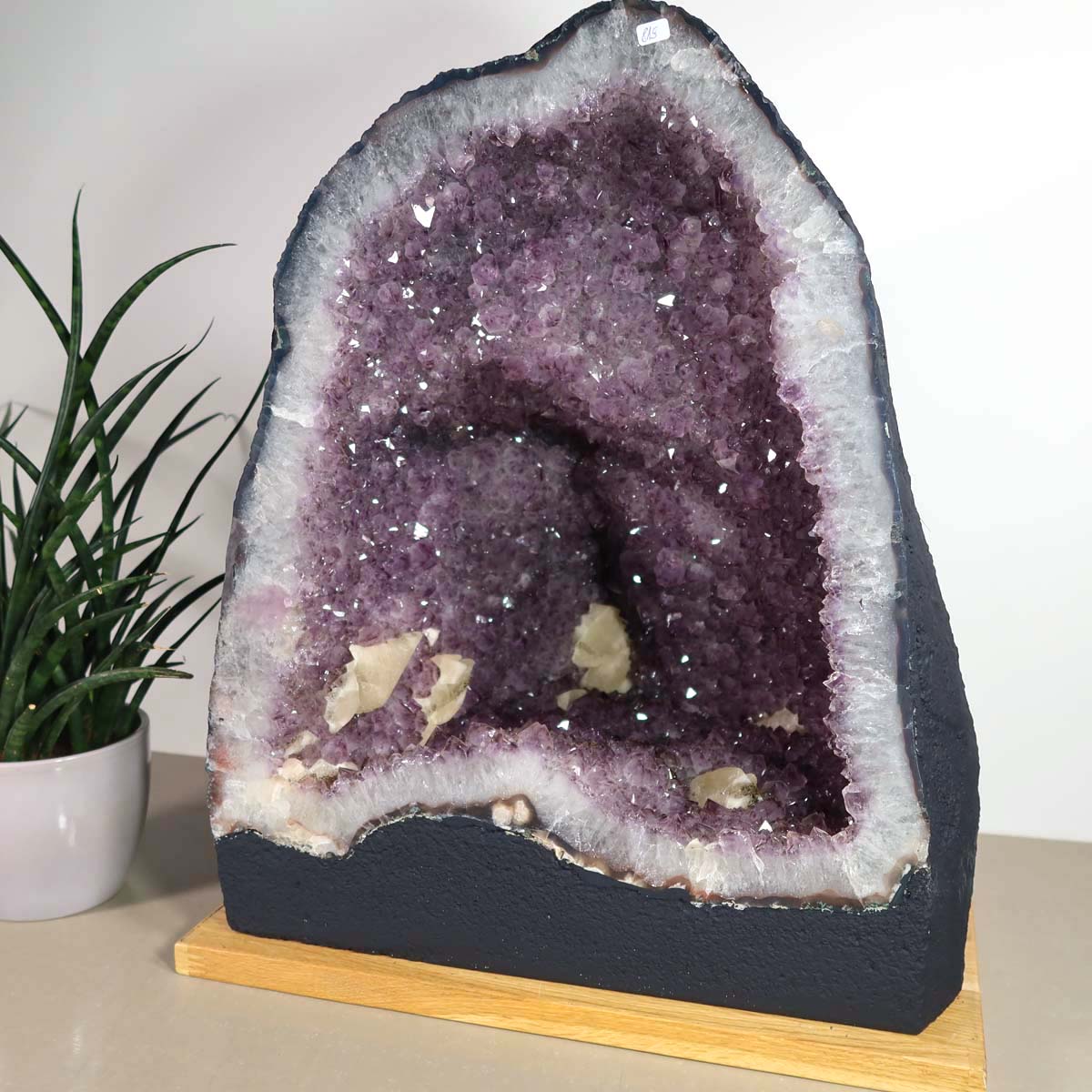 Amethyst Druse – Geode - 37x45x28cm und 40,6kg – Steinwelten OG - Nr. 490, ideal for stylish decor and meditation spaces.