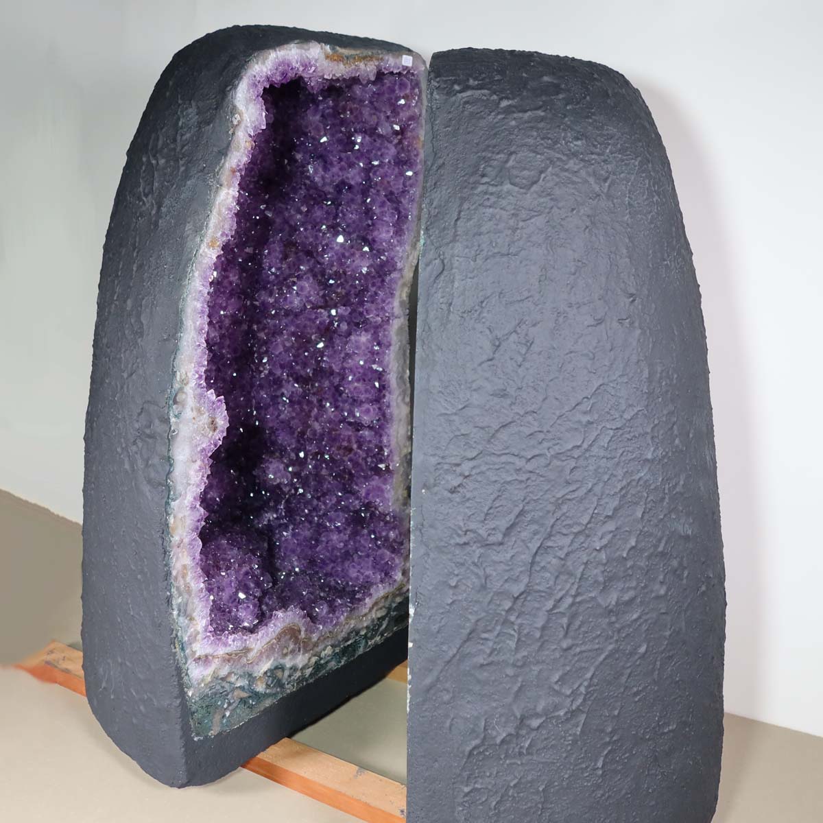 Amethystdrusen Paar 1A - 121kg - 35x64x29cm - Harmonie und Entspannung - UNIKAT 460, promoting inner peace and meditation.