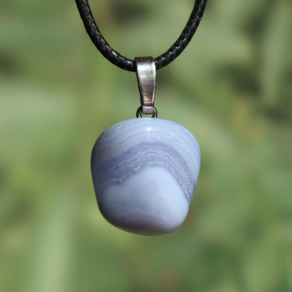 Chalcedon blau gebändert Anhänger - Ausdruck und Kommunikation - Unikat Nr. 2, einzigartiger natürlicher Schmuck.
