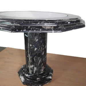 Exklusiver Couchtisch mit Orthoceras und Ammoniten Fossilien aus Naturstein, einzigartiges Design mit fossilen Elementen