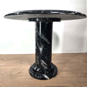 Couchtisch mit Orthoceras und Ammoniten - Fossilien Naturstein - Nr.9, eleganter und einzigartiger Naturstein Tisch.