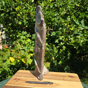 Dekorative handgefertigte Steinskulptur mit Ammoniten und Orthoceren (Fossilien) – 40x10x8cm - Nr. 71