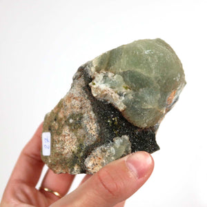 Epidot Kristall Stufe mit Prehnit aus Marokko, selten, naturbelassen, beeindruckende Mineralien, Sammlerstück Nr. 27, 10x6x4 cm