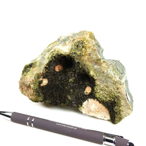 Epidot Kristall Stufe mit Prehnit aus Marokko, 12x8x4 cm, für Mineralien Sammler. Seltenes Rohstück für Selbstliebe und Erholung.