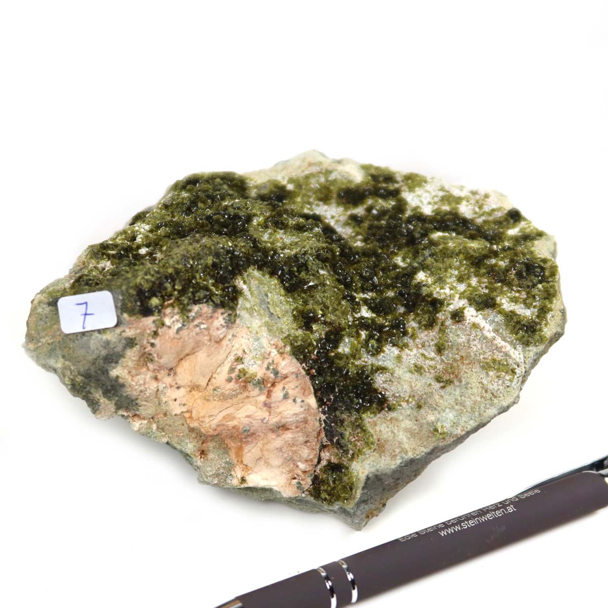 Epidot Kristall Stufe aus Marokko, naturbelassen, 14x12x6 cm, ideal für Mineraliensammler zur Erholung und Regeneration.