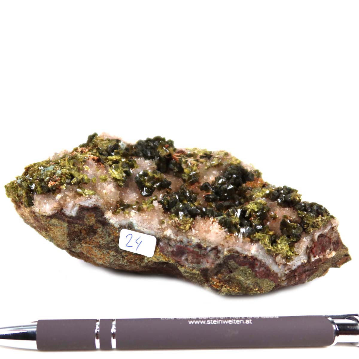 Epidot Quarz Kristall Stufe mit Bergkristall Spitzen aus Marokko, Sammlerstück Nr. 24, Größe 13x7x5 cm, neben Stift zur Größenangabe