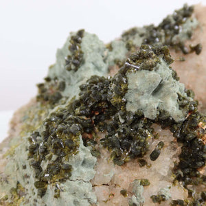 Epidote Quartz Crystal Cluster with Clear Crystals from Morocco, ideal for mineral collectors. Size: 17x11x6 cm.