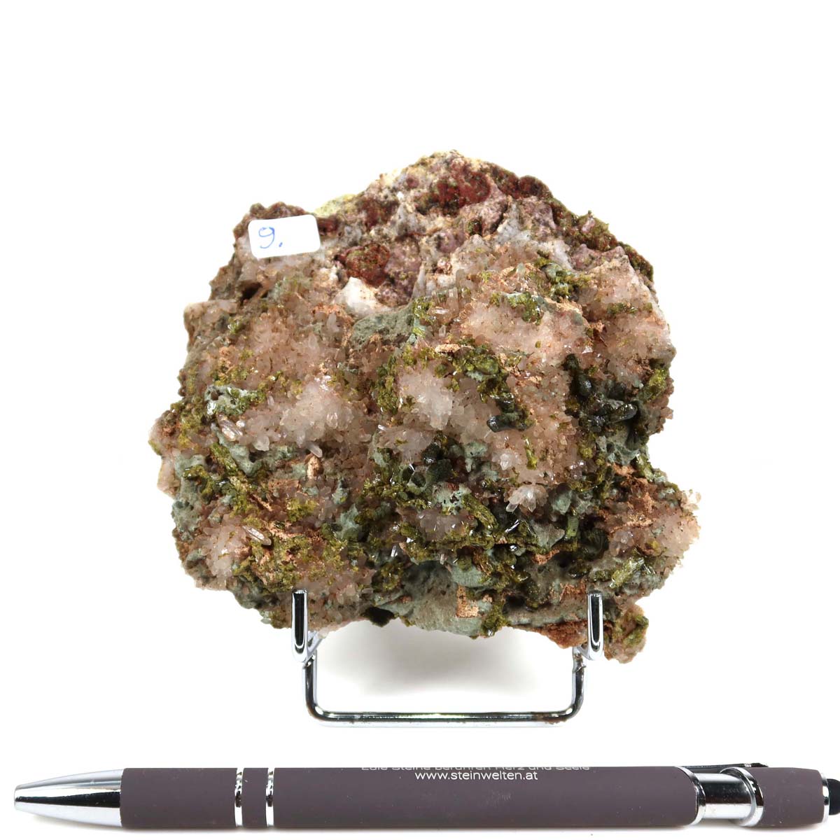 Epidot Quarz Kristall mit Bergkristall Spitzen, 11x11x6 cm, aus Marokko, auf Ständer präsentiert, Sammlerstück Nr. 9.