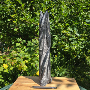 Geschliffene Freiform (Turm) mit Ammoniten und Orthoceras – 43x11x8cm - Nr. 61