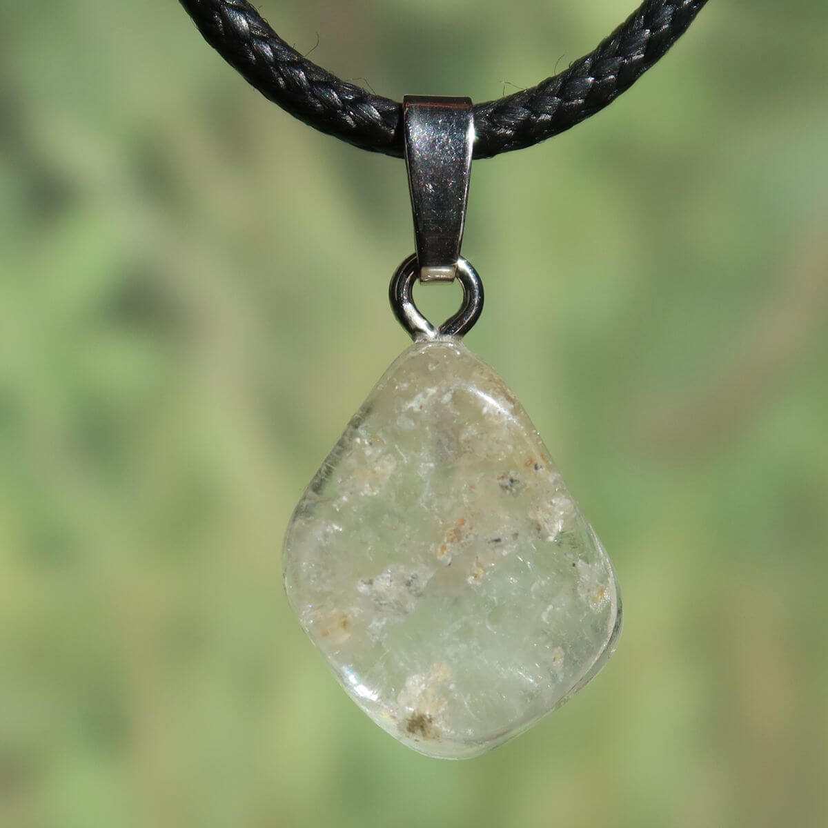 Hyalophan Anhänger - Spiritualität und Klarheit - Nr. 5, eleganter Anhänger mit mineralischer Ausstrahlung.
