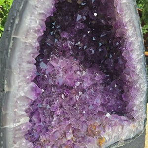 Amethyst Druse – Geode - 47x33x23cm und 34,2kg – Steinwelten OG - Nr. 96, unique purple crystal decor for homes and offices.