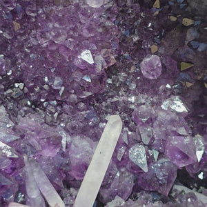 Ametistna drusa – geoda – harmonija i opuštanje - 52x31x21cm - br. 51