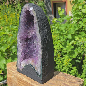 Amethyst Druse – Geode - 33x18x15cm und 9,4kg – Steinwelten OG - Nr. 275, showcasing unique crystal beauty for elegant spaces.