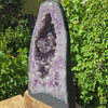 Amethyst Druse – Geode - 49x26x14cm und 21kg – Steinwelten OG - Nr. 3, leuchtend violette Kristalle, Brasilien, Blickfang