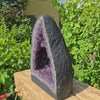 Amethyst Druse – Geode - 50x35x20cm und 37,6kg – Steinwelten OG - Nr. 99 displayed outdoors, unique home decor piece.