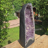 Amethyst Druse – Geode - 52x20x18cm und 17,6kg – Steinwelten OG - Nr. 183 displayed outdoors for interior decor and meditation