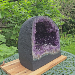 Amethyst Druse – Geode – Harmonie und Entspannung - 32x29x20cm - Nr. 391
