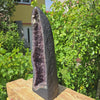 Amethyst Druse – Geode - 68x22x19cm und 25,8kg – Steinwelten OG - Nr. 42 displayed outdoors