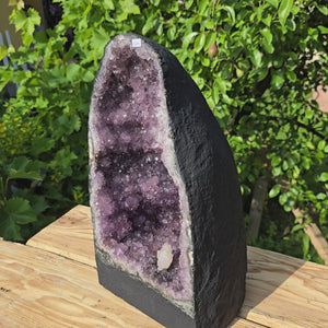 Amethyst Druse – Geode - 38x22x19cm und 14,2kg – Steinwelten OG - Nr. 200, ideal für elegante Räume und Meditation.