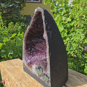 Amethyst Druse – Geode - 38x31x21cm und 21,2kg – Steinwelten OG - Nr. 168, ideal for stylish interiors and healing spaces.